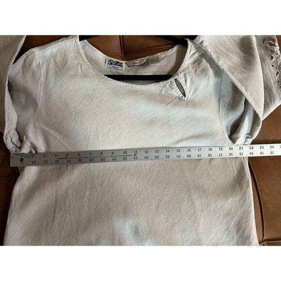 Edward Irish Linen Tunic, Large, 3/4 sleeve, cutout sleeve detail, cream color - Picture 8 of 10